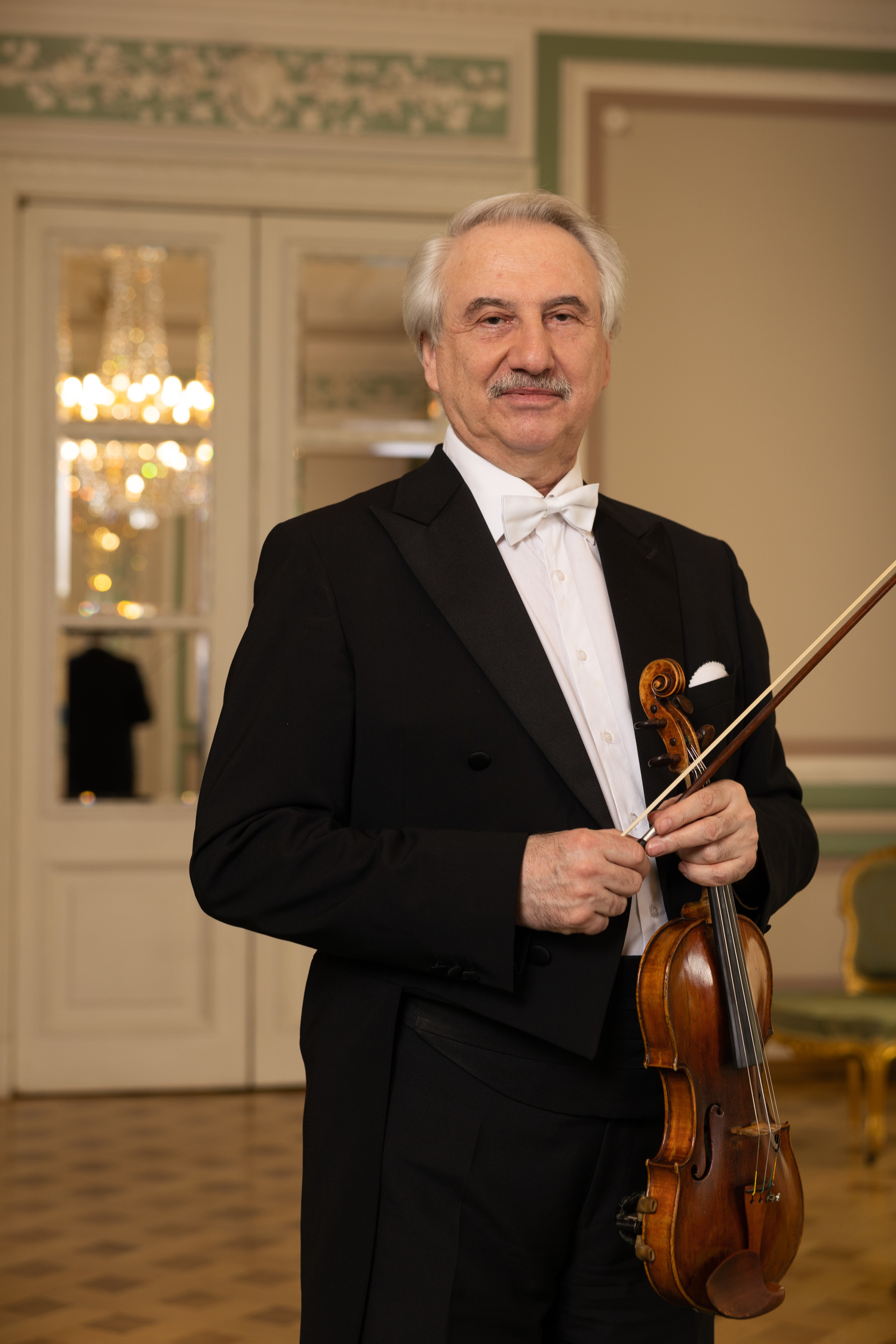 Александр Шустин